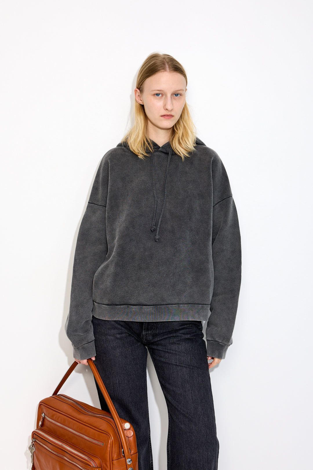 HOODED SWEATER LOGO PATCH