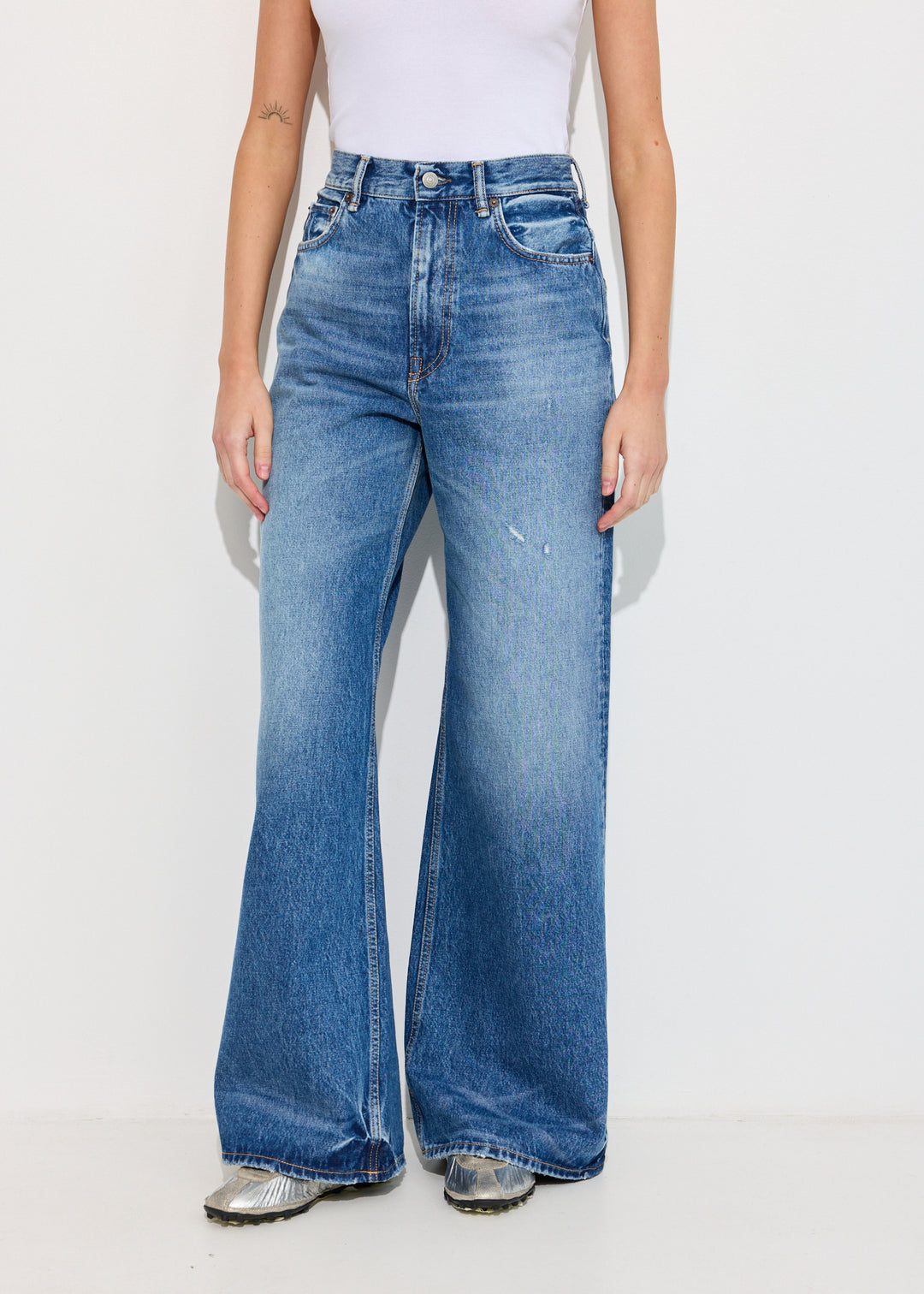 Relaxed Fit Jeans - 2022