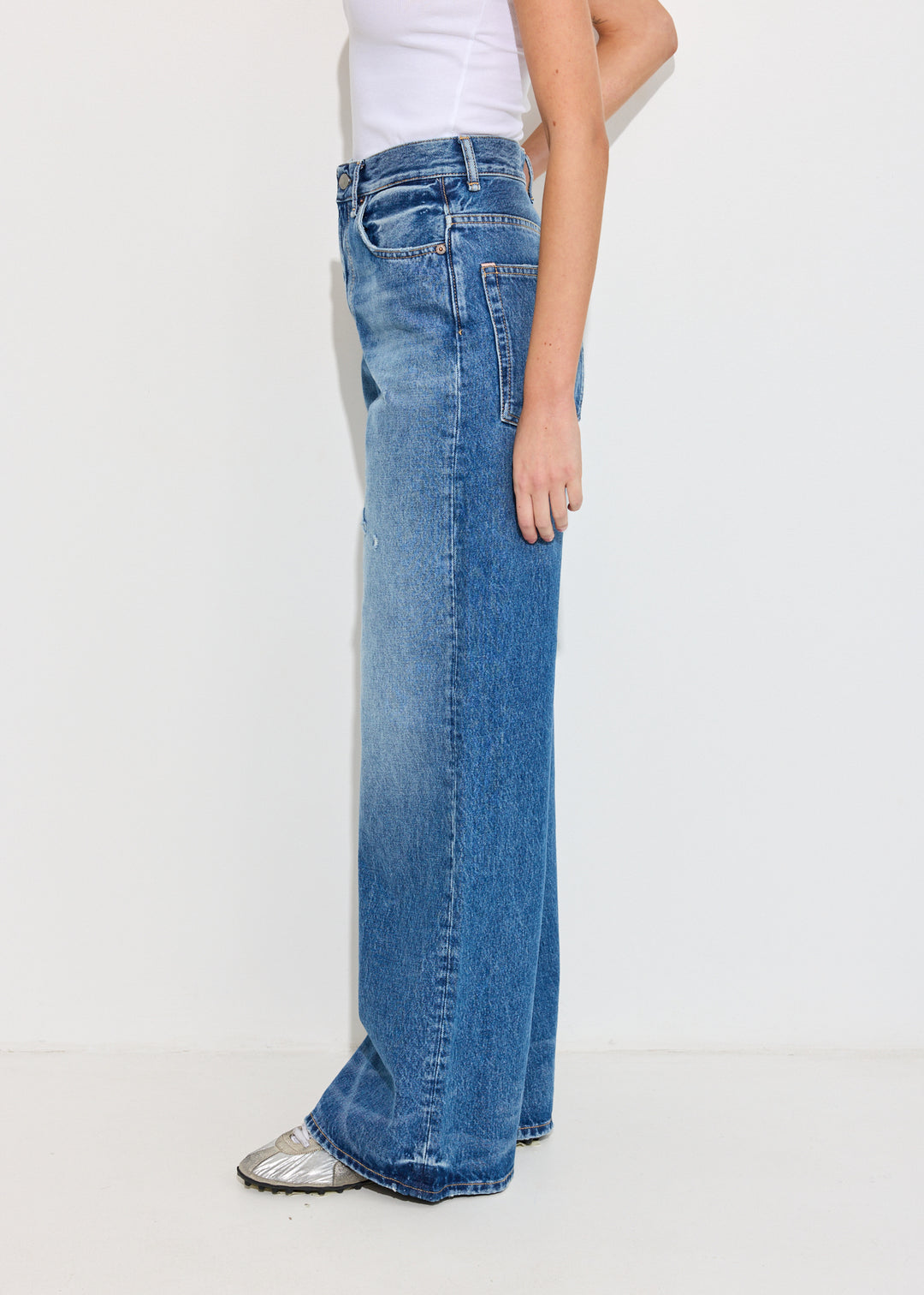 Relaxed Fit Jeans - 2022