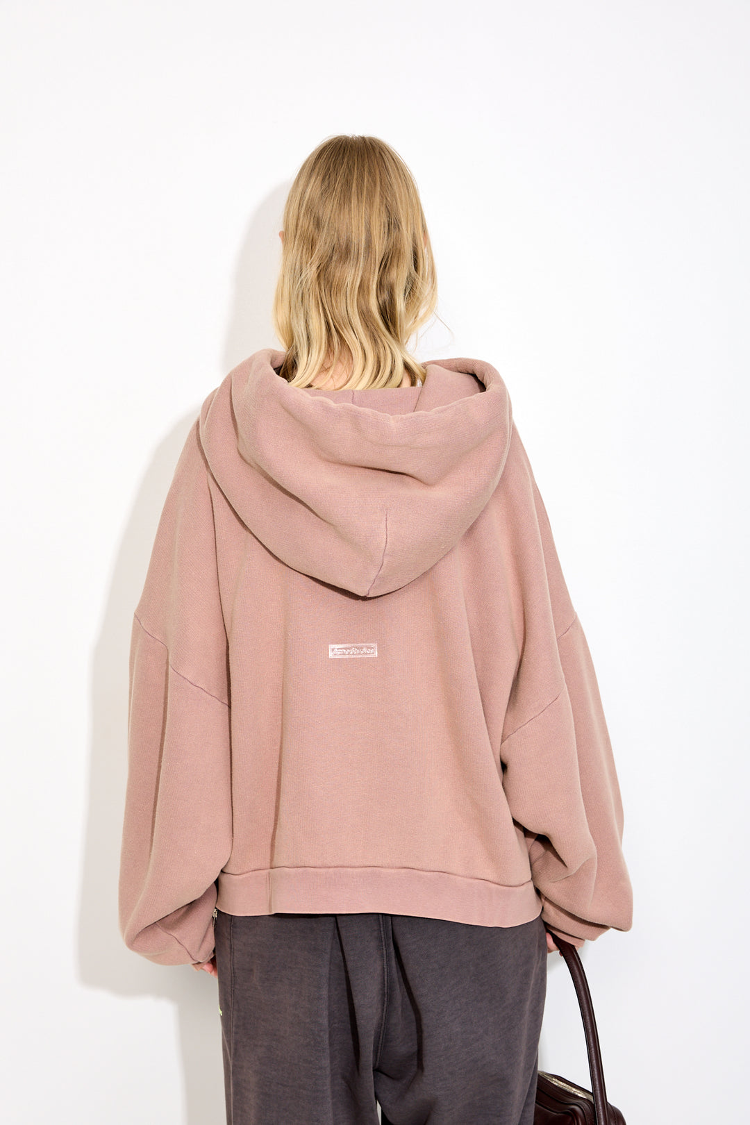 HOODED SWEATER LOGO PATCH