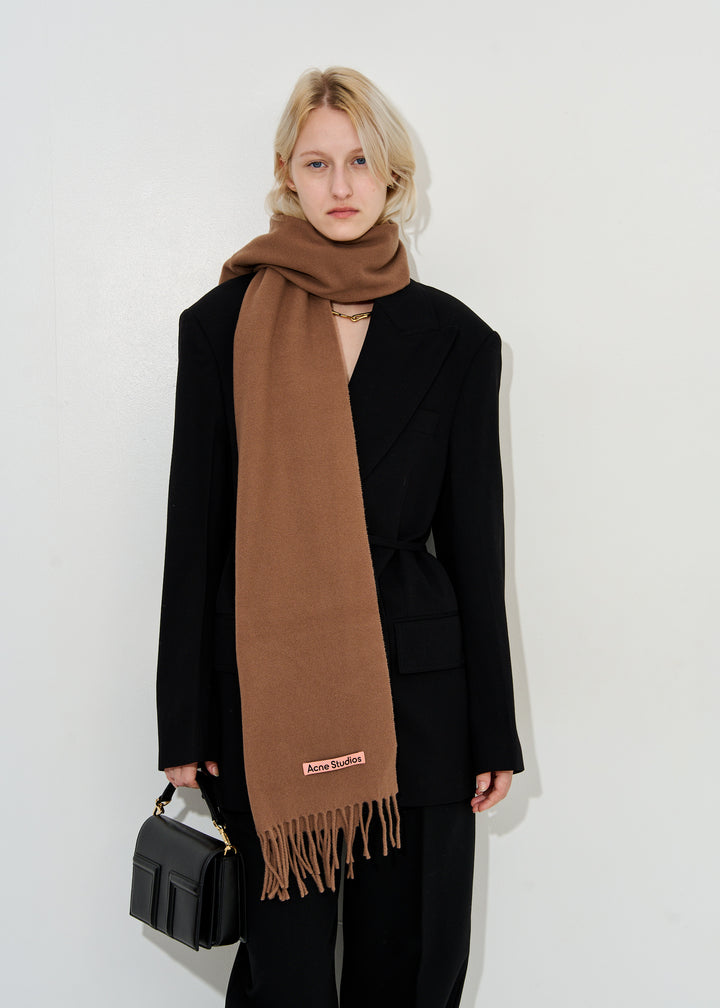 Narrow fringe wool scarf