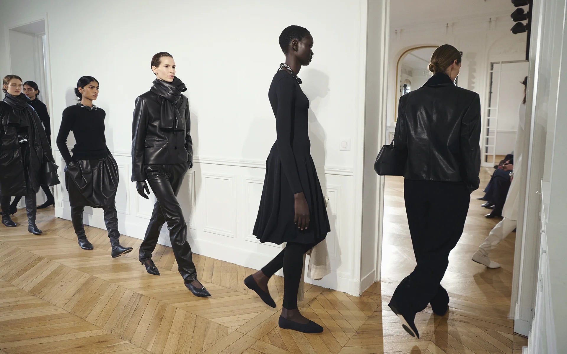 <p>New Collection</p>