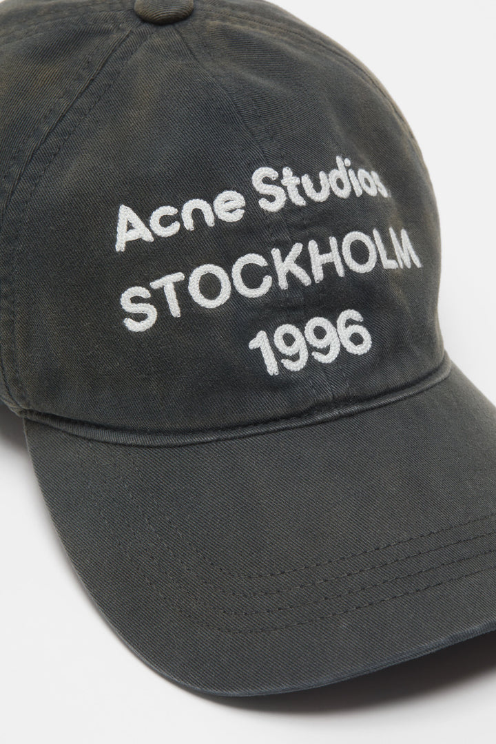 Logo cap