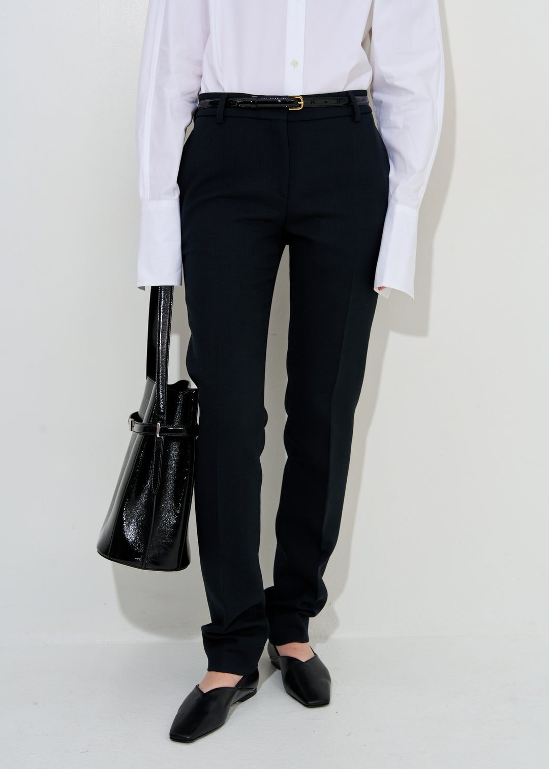 Low-waist slim trousers