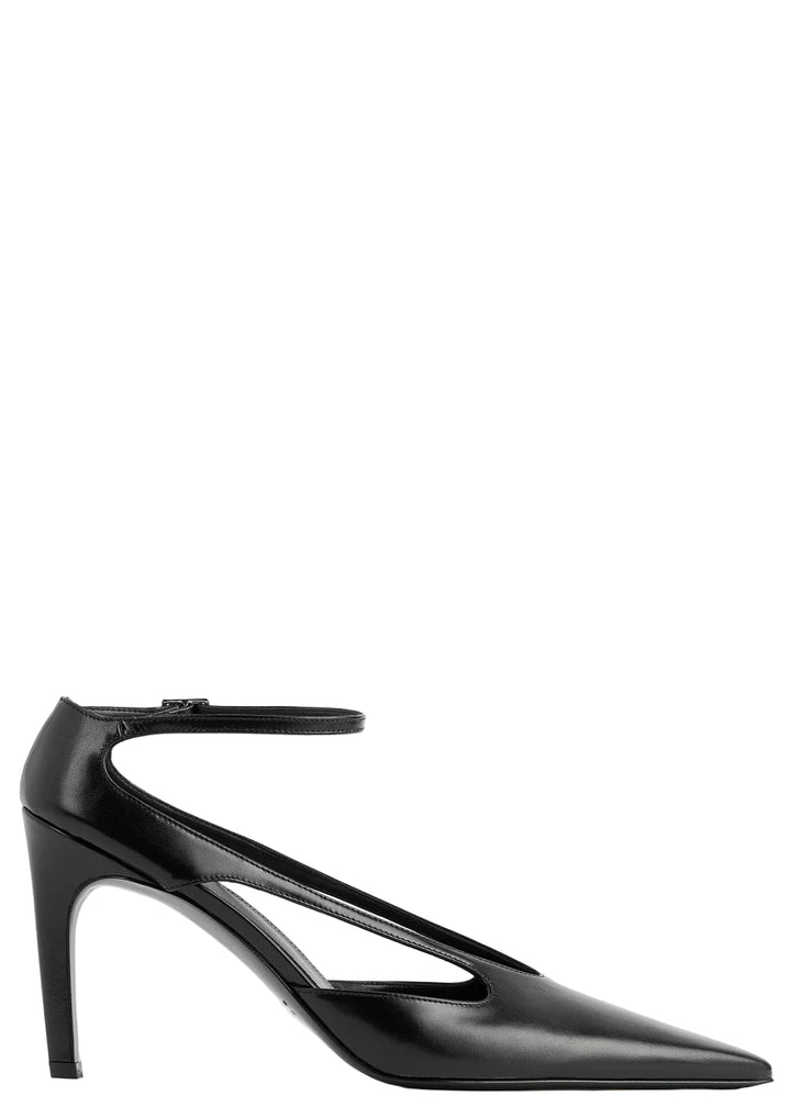Leather kitten pumps