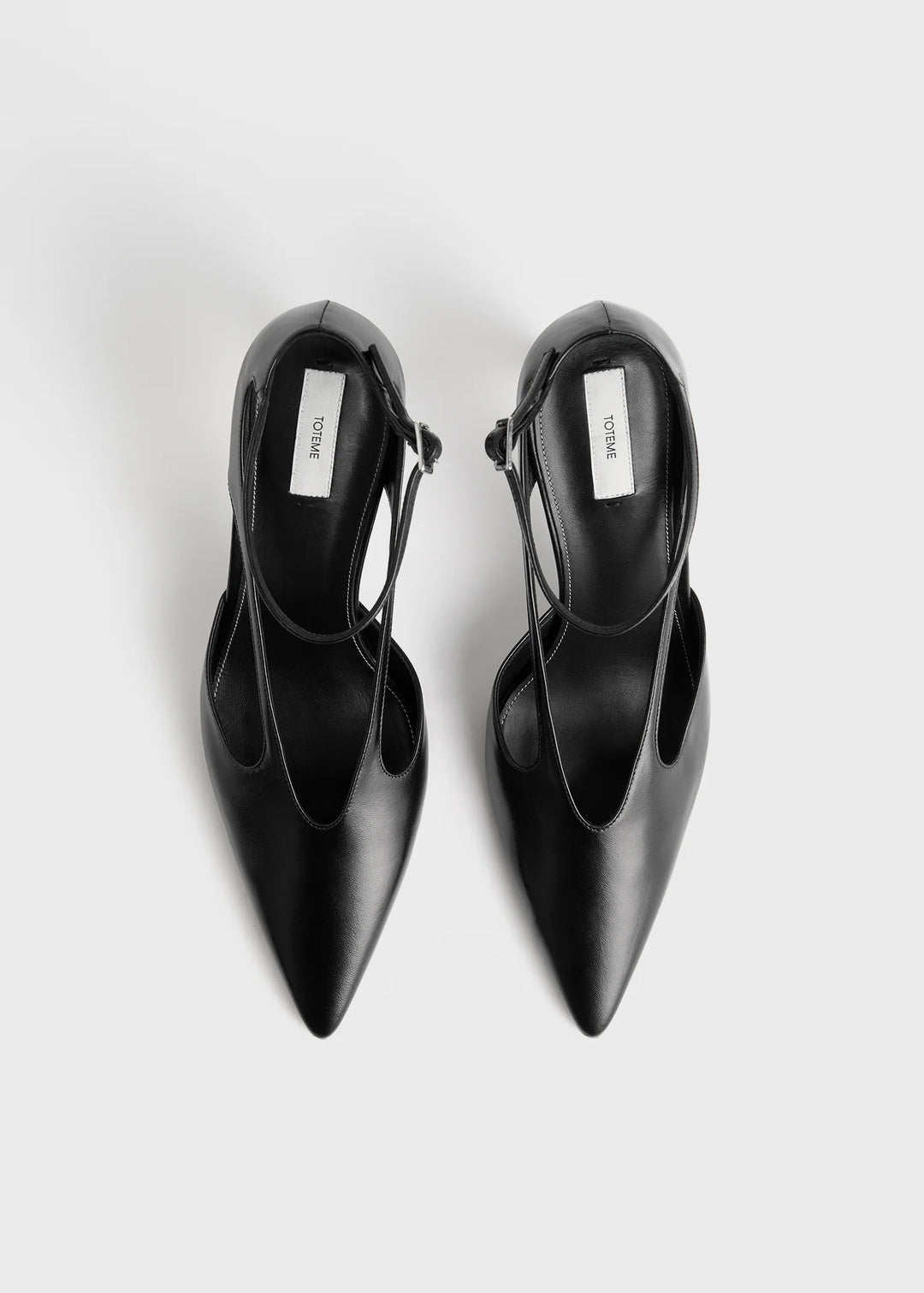 Leather kitten pumps
