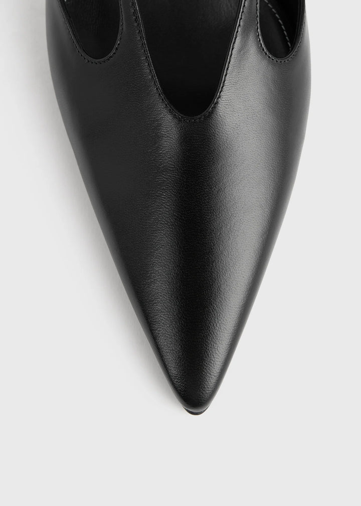 Leather kitten pumps