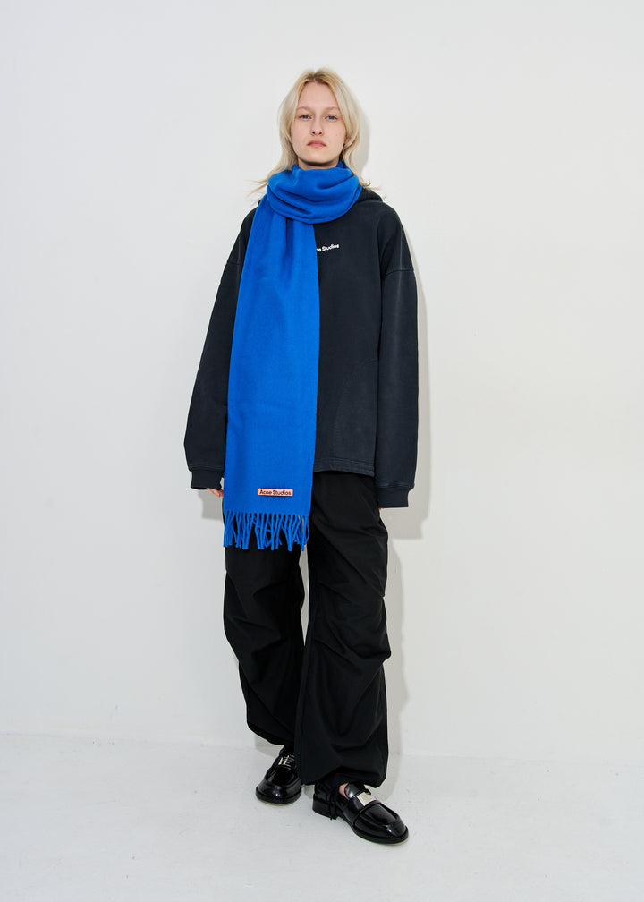 Narrow fringe wool scarf