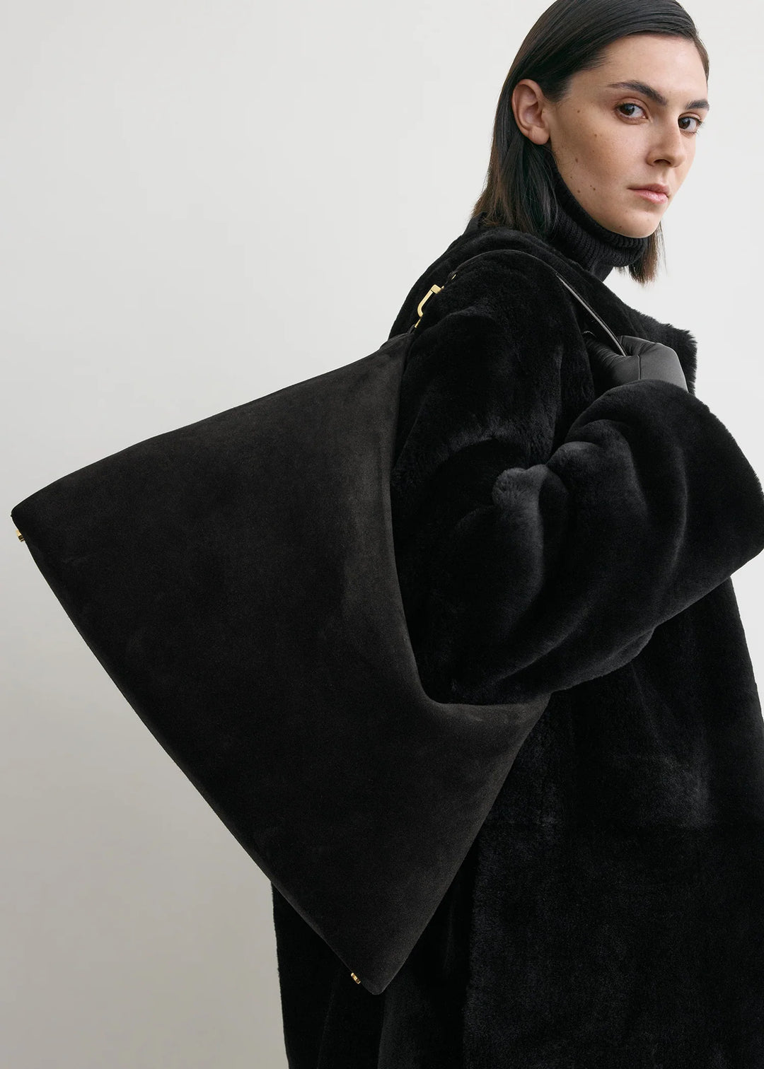 Bevel suede bag