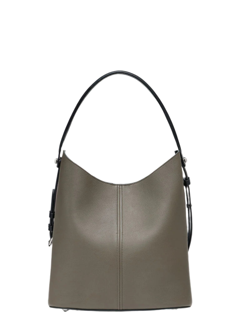 Dress-age Hobo