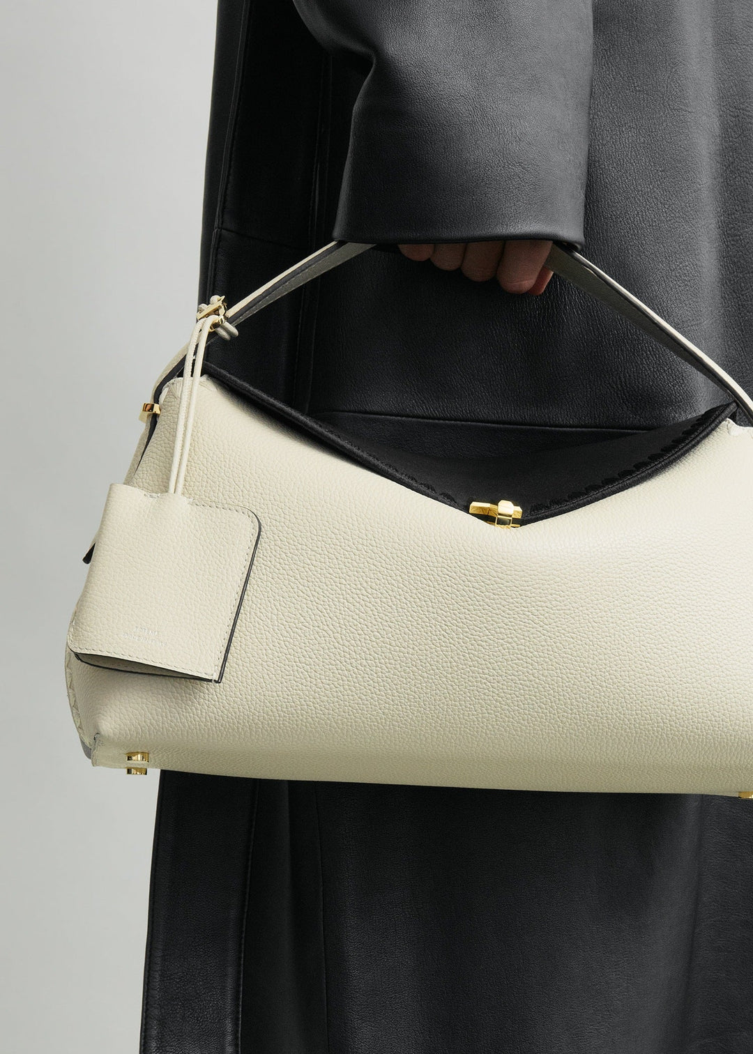 GRAINED-LEATHER KEYRING