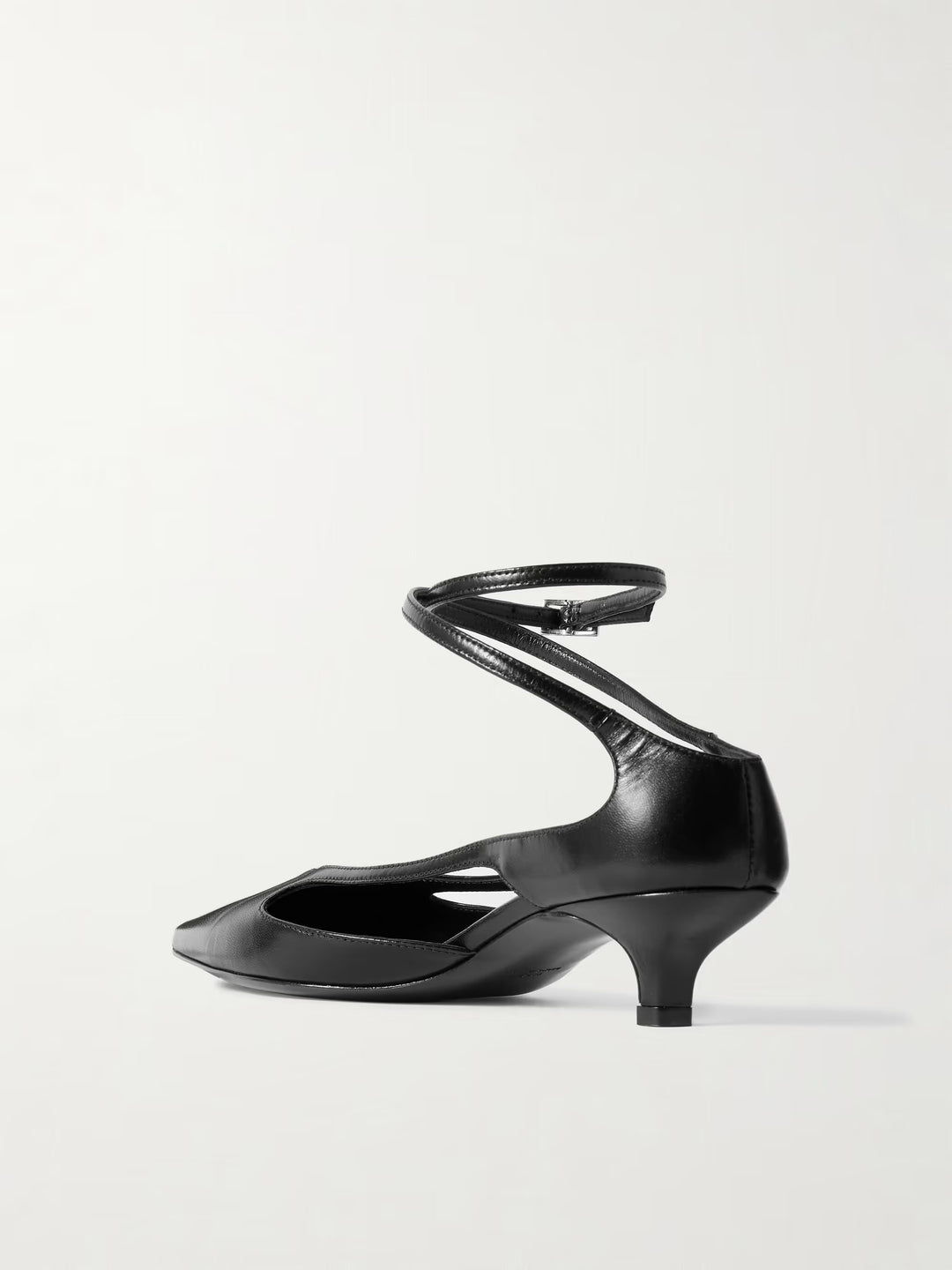 Leather kitten pumps