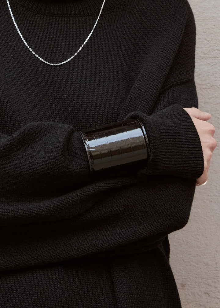 Long croco-embossed cuff