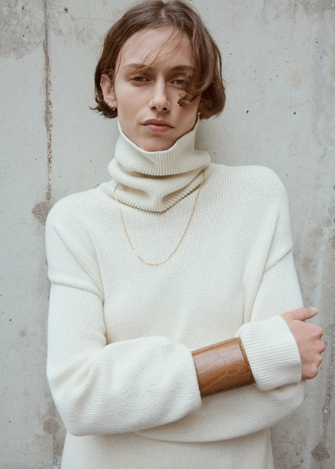 Long croco-embossed cuff