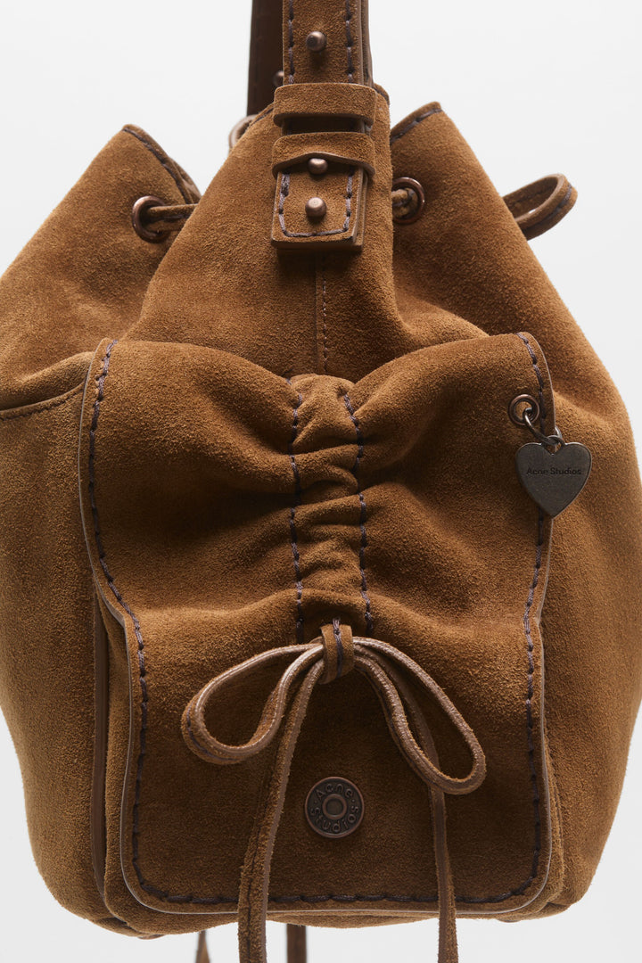 Multipocket Bucket Suede