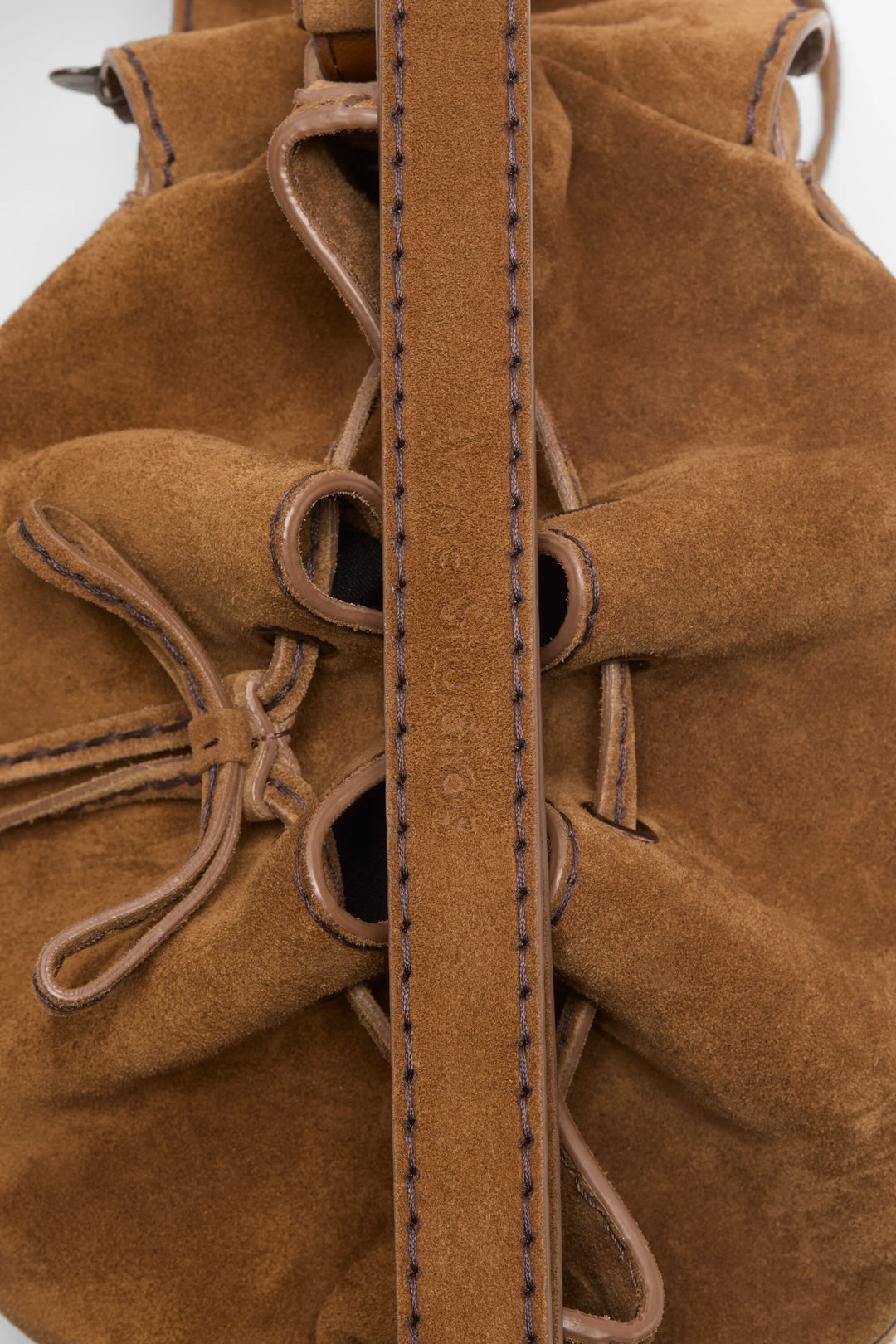Multipocket Bucket Suede