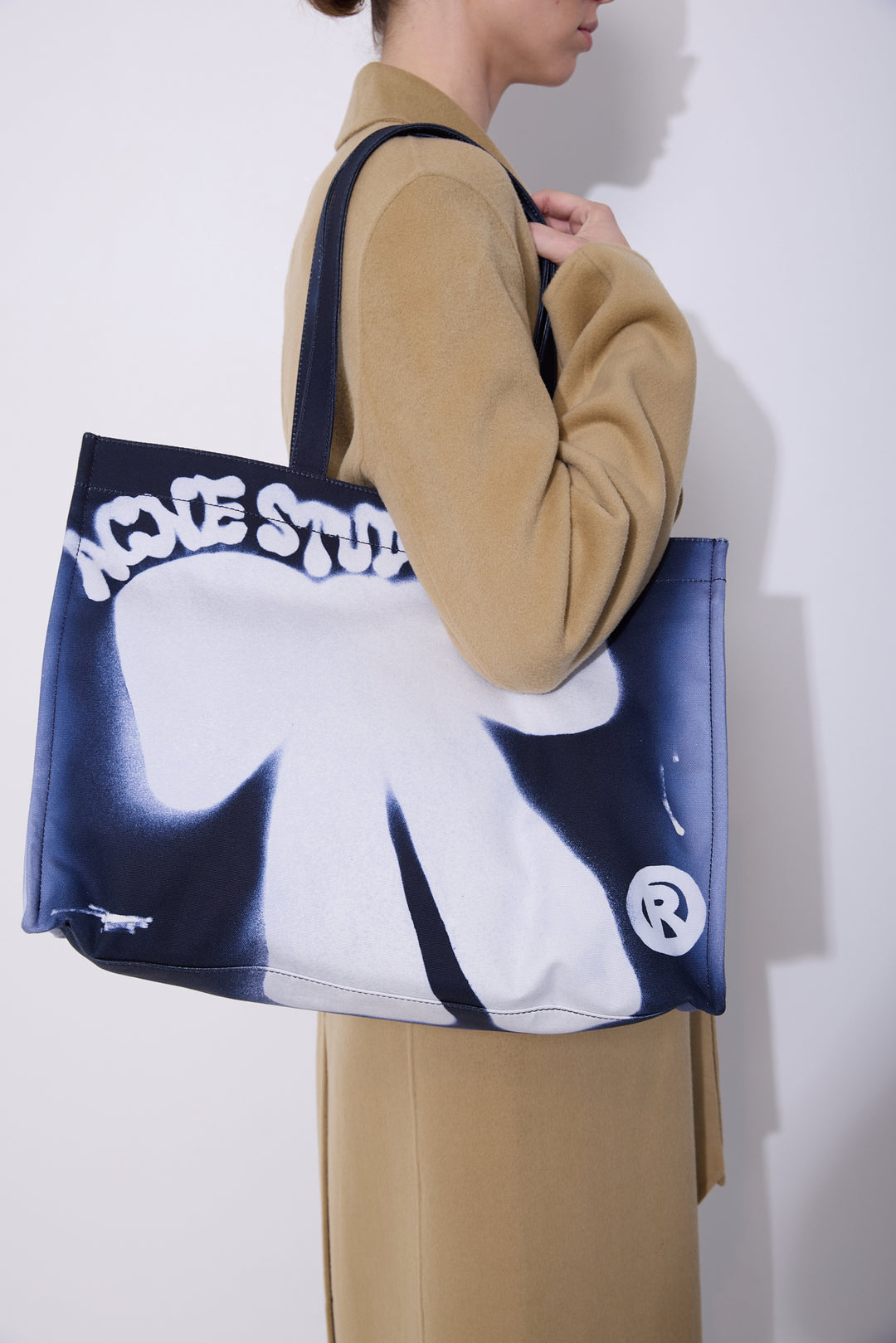 Logo shopper tote