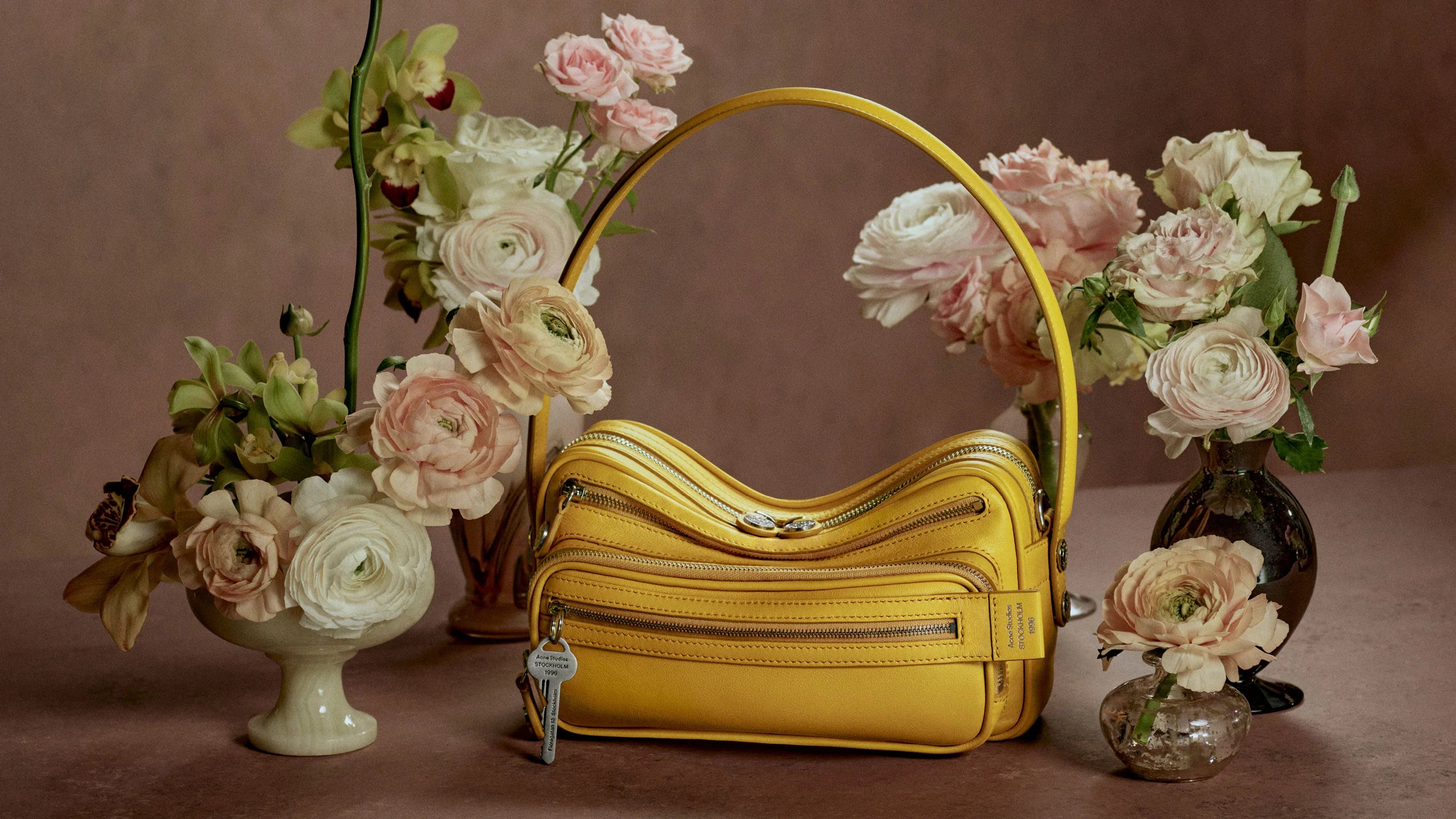 <p>ACNE STUDIOS</p>