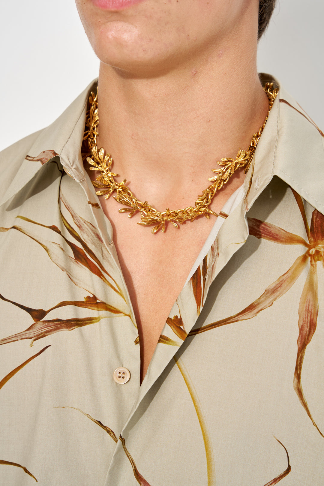 GOLD NECKLES