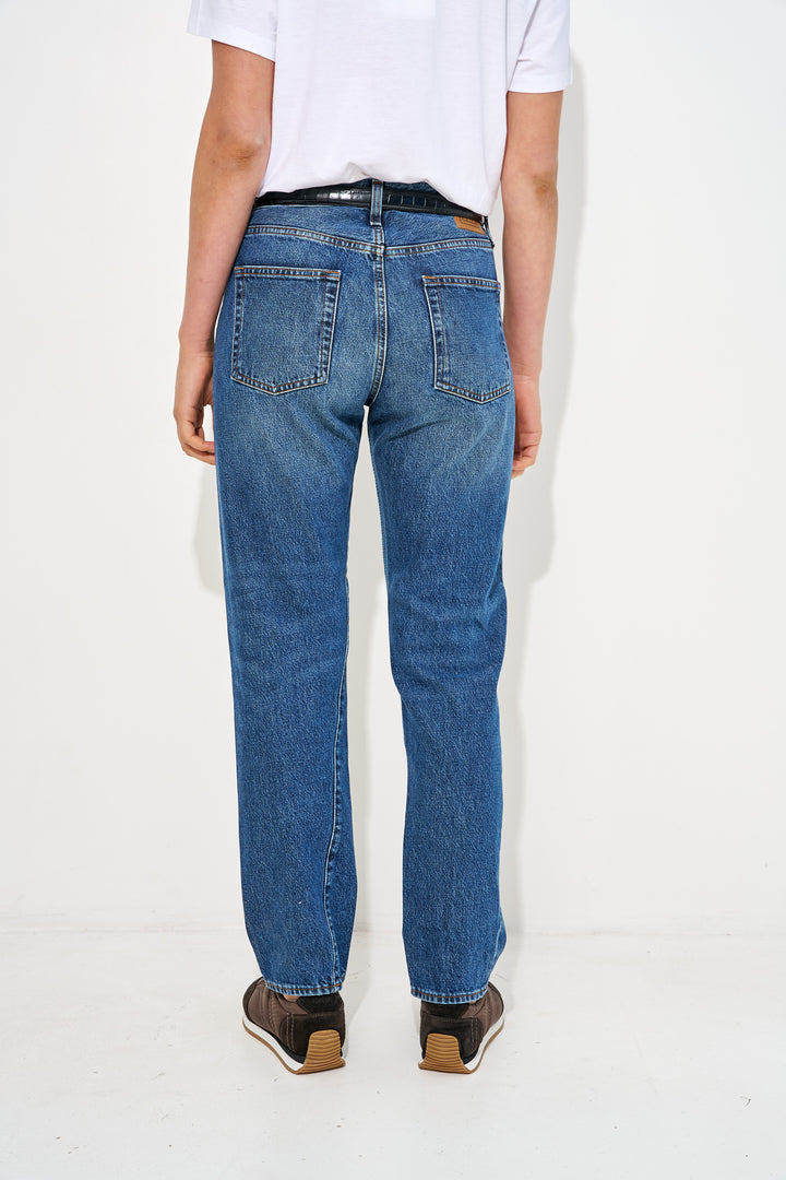 Twisted seam denim