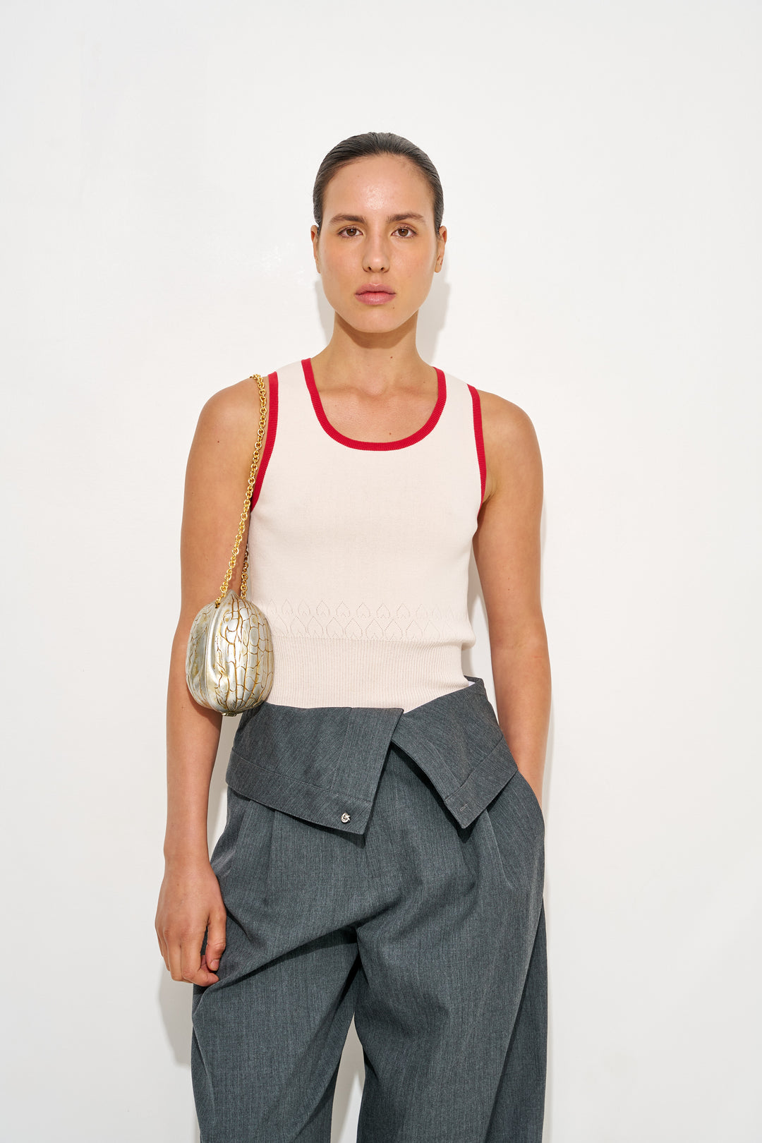 CONTRAST TRIM VEST