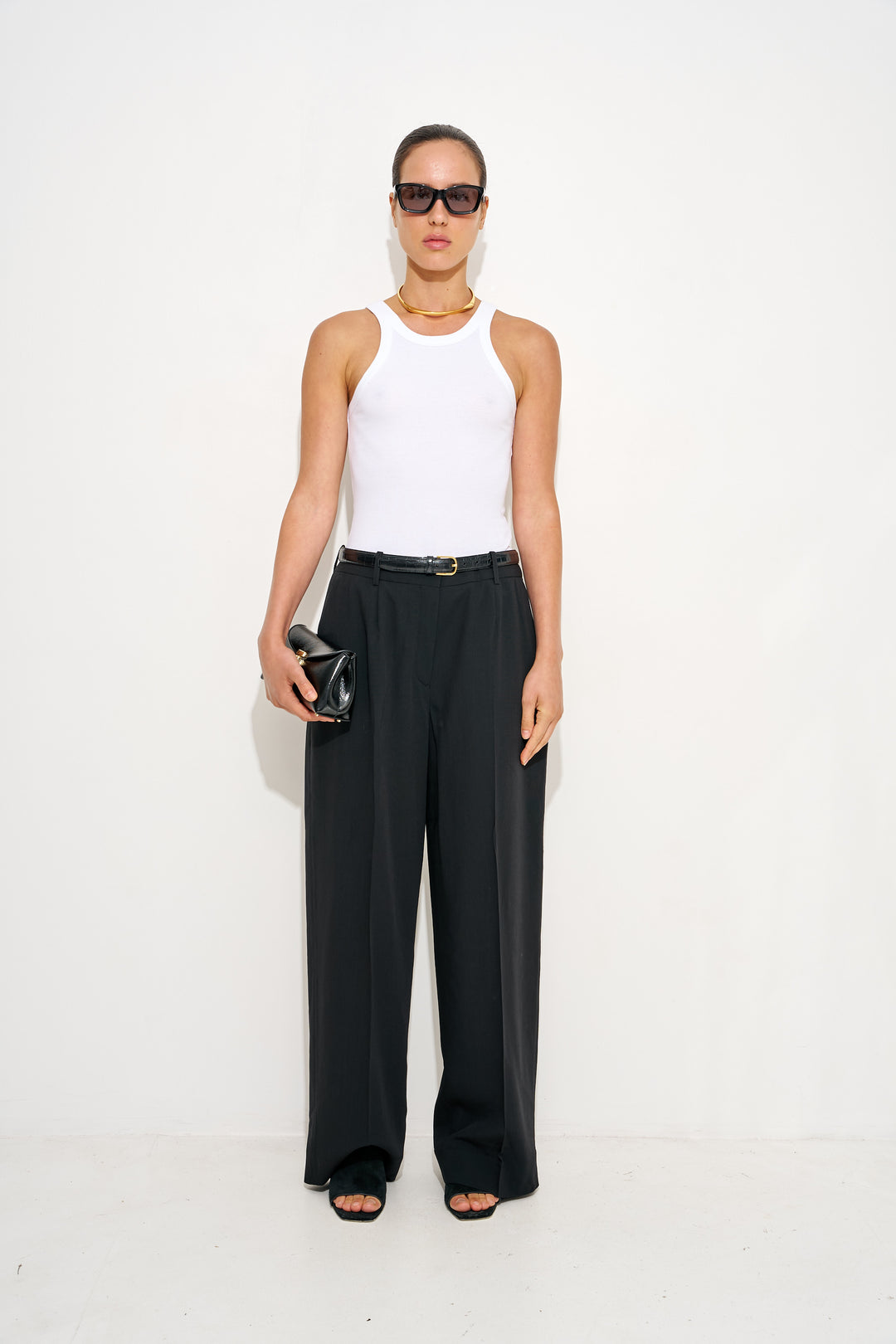 Wide fluid trousers